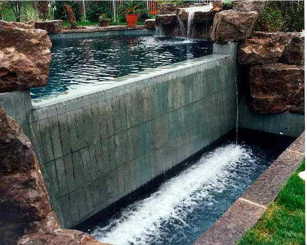 swimming-pool-vanishing-edge
